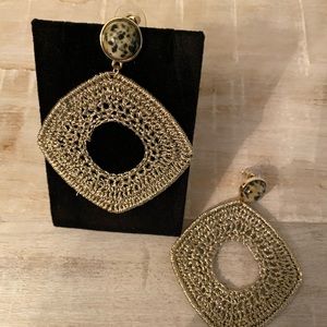 Weaved Macro Earrings.